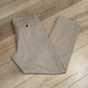Banana Republic Men’s Tan Chino Pants 36x32